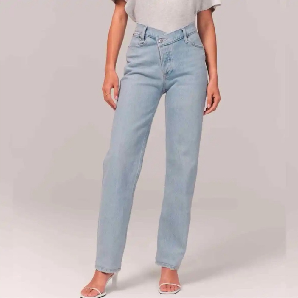 Abercrombie High Rise Curve Love Dad Jean